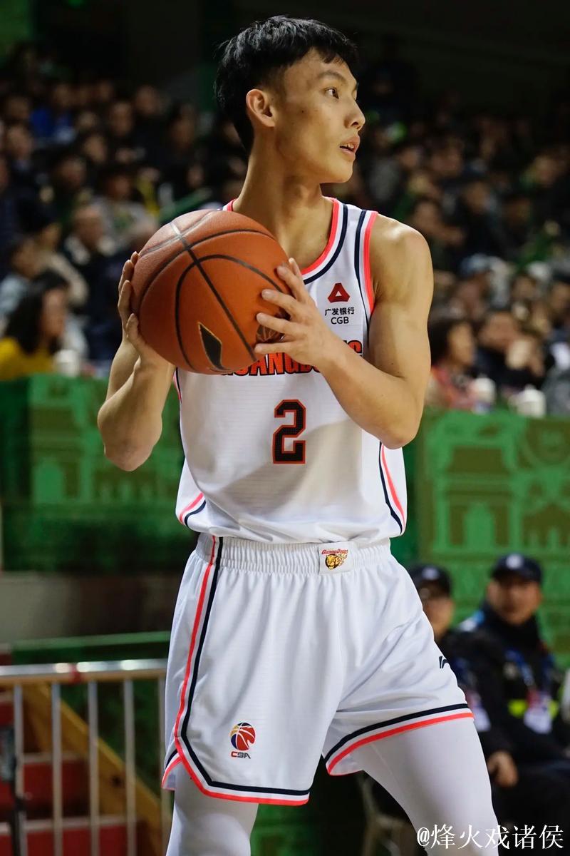 徐杰32+7+9广东不敌四川 原帅20分山西胜宁波