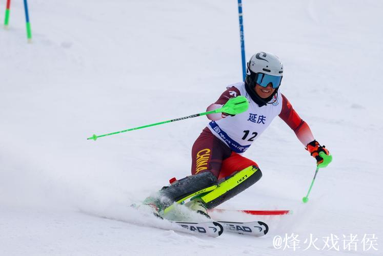 多项全国性青少年滑雪赛事参赛人数创新高